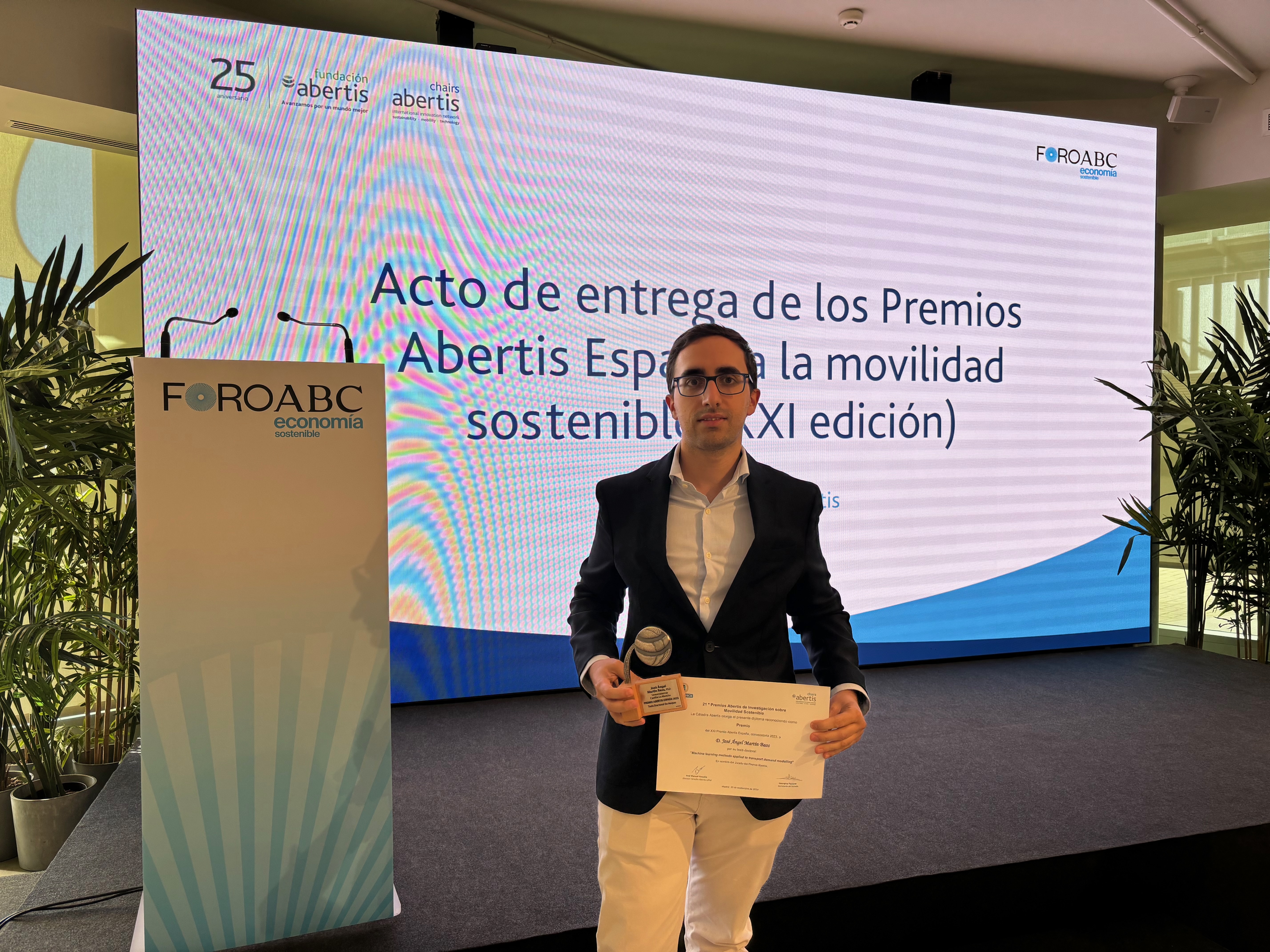 Recipients and organisers of the XXI Abertis Awards